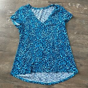 Lilly Pilitzer Etta Vneck shirt Size Small Oyster Bay EUC